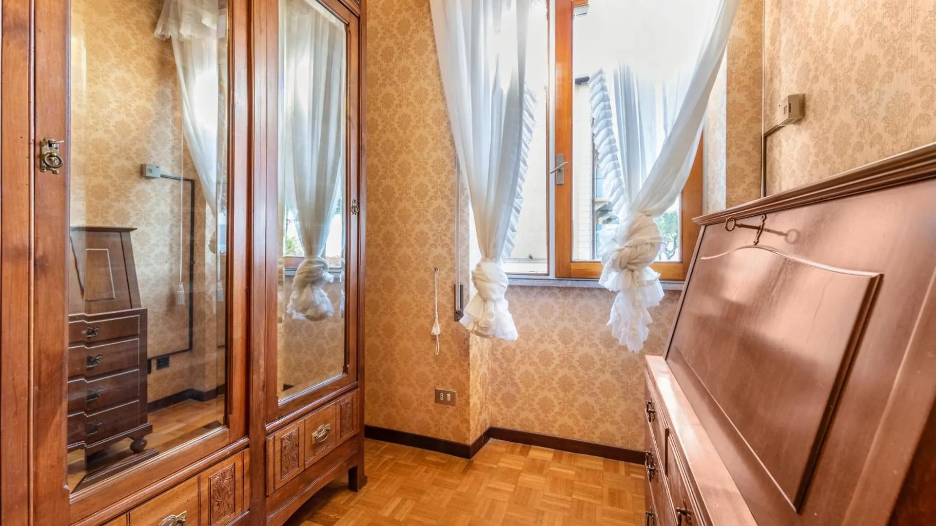 Spiaggia D'Oro Apartment Lake View Gardone Riviera 0*,  Italy