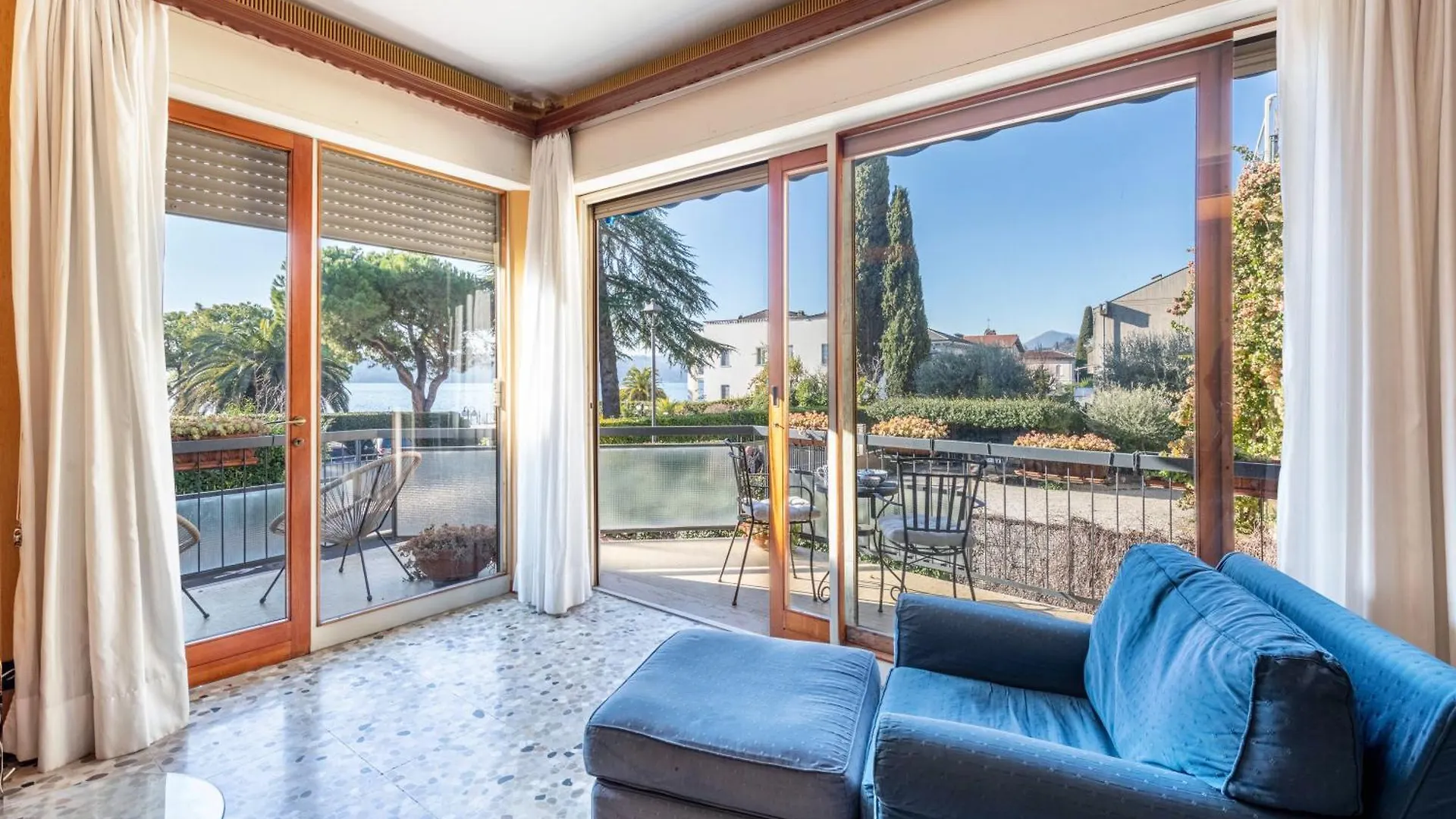 Spiaggia D'Oro Apartment Lake View Gardone Riviera Italy
